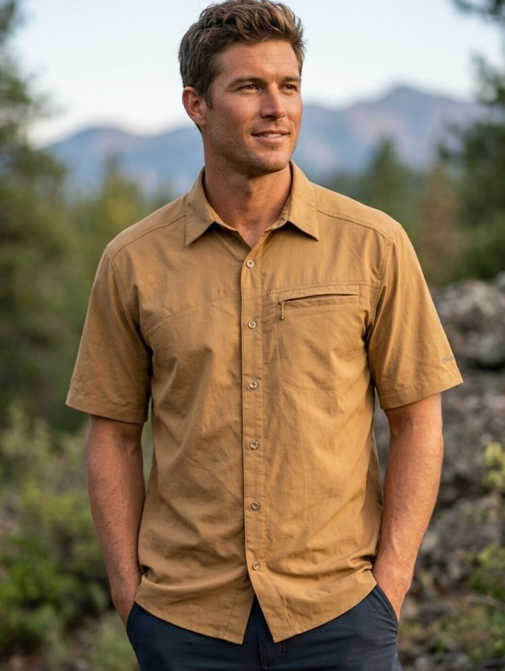 MEC Men’s Short Sleeve Technical Hiking Travel Button Down Shirt Size Med